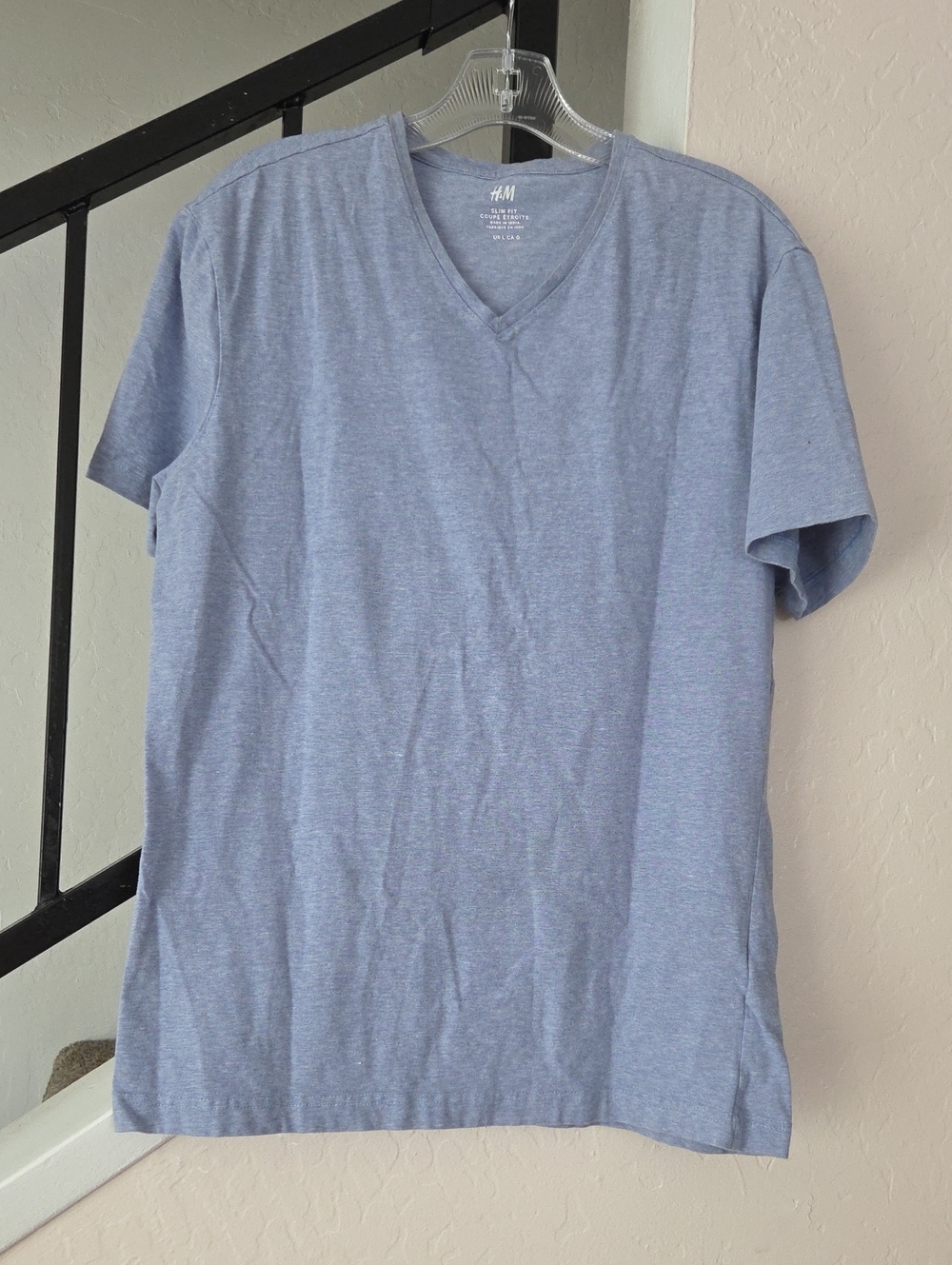 H&M Men’s V-Neck Short Sleeve T-Shirt in Heather Blue Size L